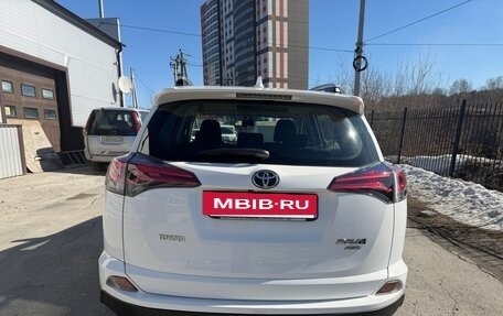 Toyota RAV4, 2017 год, 2 300 000 рублей, 6 фотография
