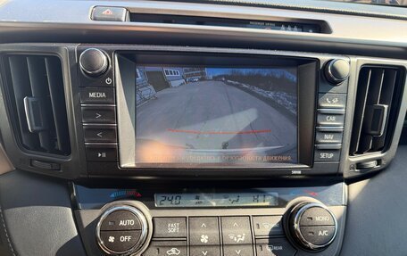 Toyota RAV4, 2017 год, 2 300 000 рублей, 24 фотография