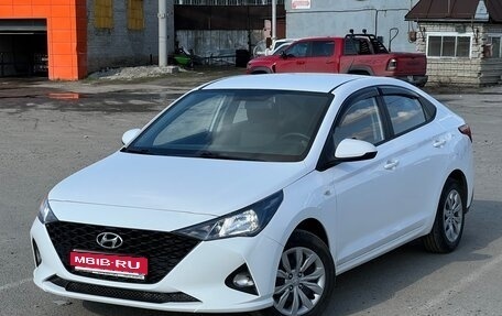 Hyundai Solaris II рестайлинг, 2021 год, 1 365 000 рублей, 1 фотография