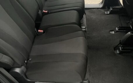 Mazda Premacy III, 2016 год, 1 350 000 рублей, 10 фотография