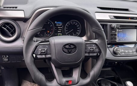 Toyota RAV4, 2015 год, 2 650 000 рублей, 10 фотография