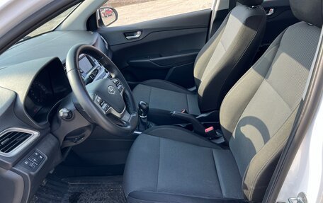 Hyundai Solaris II рестайлинг, 2021 год, 1 365 000 рублей, 6 фотография