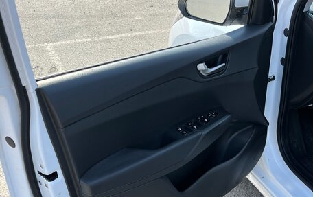 Hyundai Solaris II рестайлинг, 2021 год, 1 365 000 рублей, 7 фотография