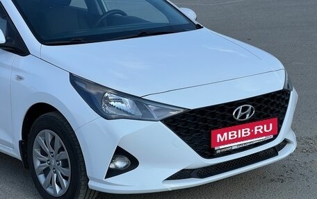 Hyundai Solaris II рестайлинг, 2021 год, 1 365 000 рублей, 3 фотография