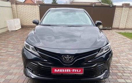 Toyota Camry, 2020 год, 3 300 000 рублей, 1 фотография