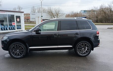 Volkswagen Touareg III, 2010 год, 1 650 000 рублей, 2 фотография