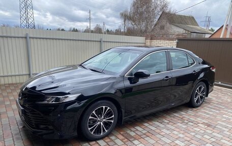 Toyota Camry, 2020 год, 3 300 000 рублей, 3 фотография