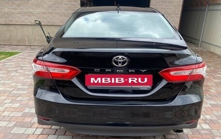 Toyota Camry, 2020 год, 3 300 000 рублей, 4 фотография