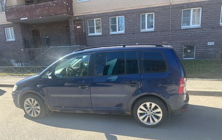 Volkswagen Touran III, 2007 год, 370 000 рублей, 3 фотография