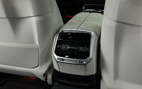 BMW 7 серия, 2025 год, 18 490 000 рублей, 28 фотография