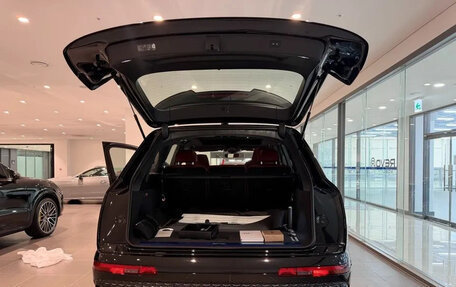 Audi SQ7, 2025 год, 18 500 000 рублей, 14 фотография