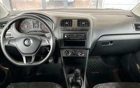 Volkswagen Polo VI (EU Market), 2017 год, 990 000 рублей, 6 фотография