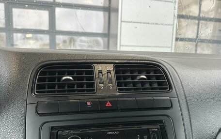 Volkswagen Polo VI (EU Market), 2017 год, 990 000 рублей, 11 фотография