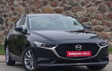 Mazda 3, 2022 год, 1 990 000 рублей, 1 фотография