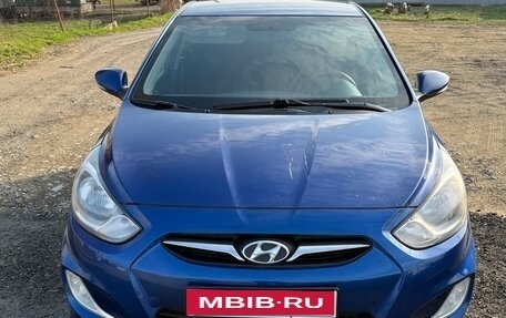 Hyundai Solaris II рестайлинг, 2012 год, 840 000 рублей, 1 фотография