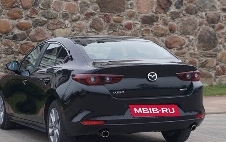 Mazda 3, 2022 год, 1 990 000 рублей, 4 фотография