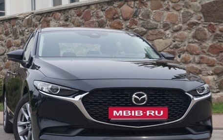 Mazda 3, 2022 год, 1 990 000 рублей, 2 фотография