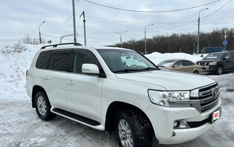 Toyota Land Cruiser 200, 2017 год, 6 700 000 рублей, 2 фотография