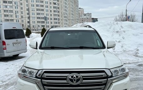 Toyota Land Cruiser 200, 2017 год, 6 700 000 рублей, 3 фотография