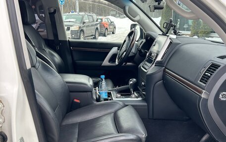 Toyota Land Cruiser 200, 2017 год, 6 700 000 рублей, 10 фотография