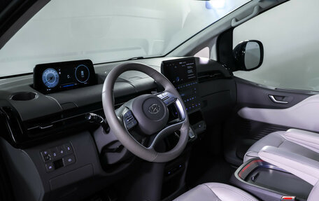 Hyundai Staria, 2022 год, 4 900 000 рублей, 15 фотография