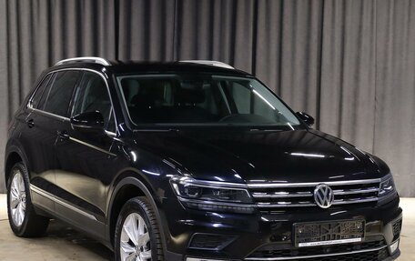 Volkswagen Tiguan II, 2017 год, 1 999 000 рублей, 3 фотография