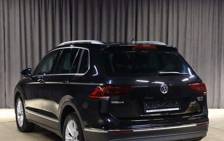 Volkswagen Tiguan II, 2017 год, 1 999 000 рублей, 4 фотография