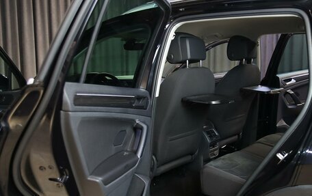 Volkswagen Tiguan II, 2017 год, 1 999 000 рублей, 6 фотография