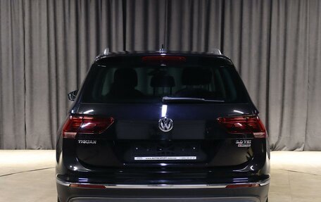 Volkswagen Tiguan II, 2017 год, 1 999 000 рублей, 12 фотография