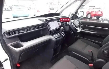 Honda Stepwgn IV, 2021 год, 2 000 123 рублей, 17 фотография