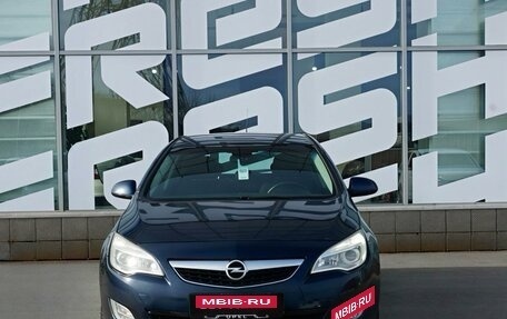 Opel Astra J, 2010 год, 700 000 рублей, 2 фотография