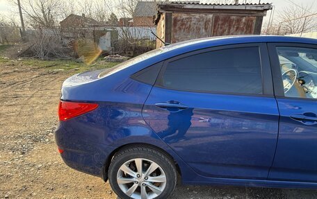 Hyundai Solaris II рестайлинг, 2012 год, 840 000 рублей, 5 фотография