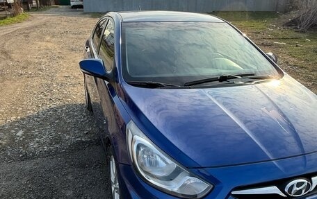 Hyundai Solaris II рестайлинг, 2012 год, 840 000 рублей, 2 фотография