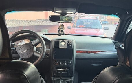 Chrysler 300C II, 2008 год, 950 000 рублей, 17 фотография