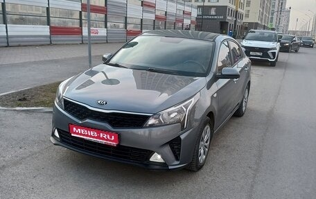 KIA Rio IV, 2021 год, 1 760 000 рублей, 1 фотография