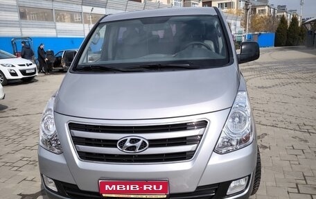 Hyundai Grand Starex Grand Starex I рестайлинг 2, 2017 год, 2 800 000 рублей, 1 фотография