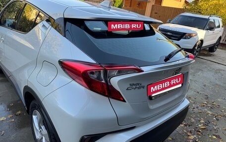 Toyota C-HR I рестайлинг, 2018 год, 2 300 000 рублей, 5 фотография