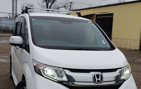 Honda Stepwgn IV, 2015 год, 1 950 000 рублей, 2 фотография