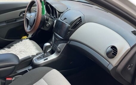 Chevrolet Cruze II, 2013 год, 825 000 рублей, 6 фотография