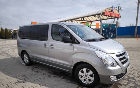 Hyundai Grand Starex Grand Starex I рестайлинг 2, 2017 год, 2 800 000 рублей, 3 фотография