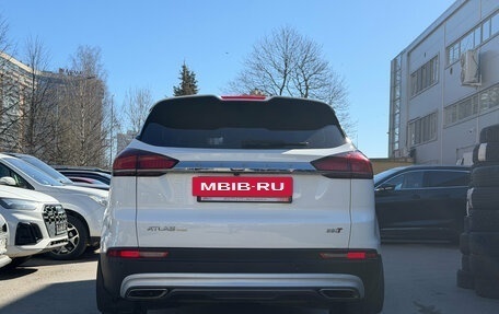 Geely Atlas, 2022 год, 1 889 000 рублей, 5 фотография