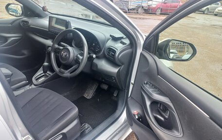 Toyota Yaris, 2021 год, 1 210 000 рублей, 4 фотография