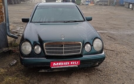 Mercedes-Benz E-Класс, 1998 год, 265 000 рублей, 1 фотография