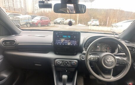 Toyota Yaris, 2021 год, 1 210 000 рублей, 6 фотография