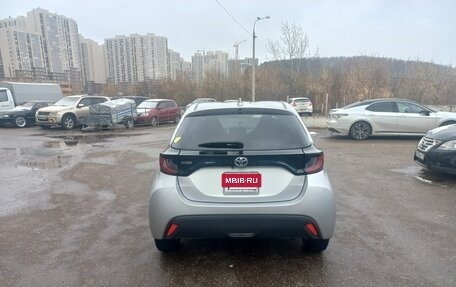 Toyota Yaris, 2021 год, 1 210 000 рублей, 11 фотография
