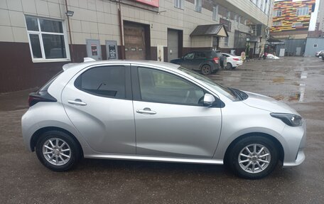 Toyota Yaris, 2021 год, 1 210 000 рублей, 17 фотография