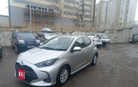 Toyota Yaris, 2021 год, 1 210 000 рублей, 14 фотография