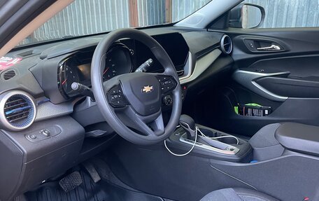 Chevrolet Trax, 2023 год, 2 180 000 рублей, 3 фотография