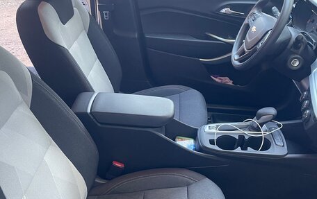 Chevrolet Trax, 2023 год, 2 180 000 рублей, 8 фотография