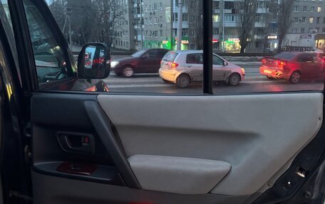 Mitsubishi Pajero III рестайлинг, 2000 год, 900 000 рублей, 16 фотография